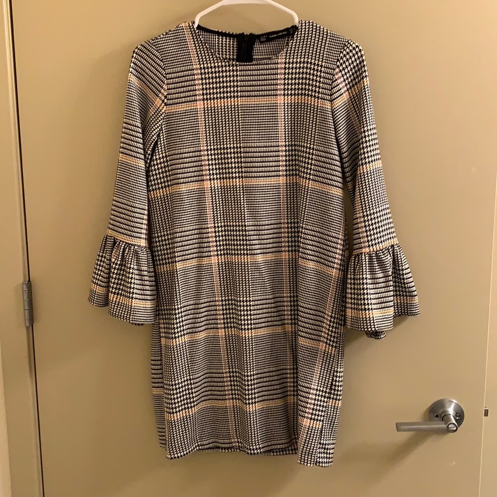 Zara Bell Sleeved Houndstooth Dress